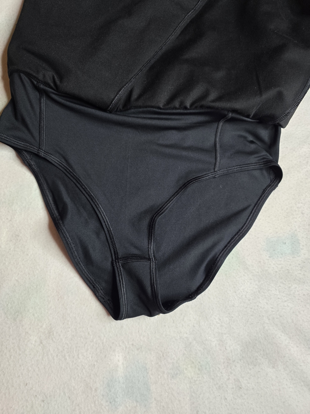 ALO Yoga Black Athletic Skort with Side Slit - Picture 5 of 7